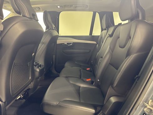 Used 2022 Volvo XC90 T5 Momentum w/ Advanced Package image 22