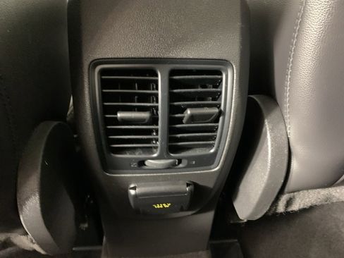 Used 2019 Ford Escape Titanium image 32