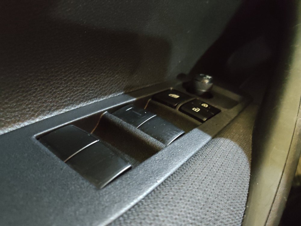 Used 2021 Toyota Corolla LE w/ Carpet Mat Package (TMS) FWD image 27