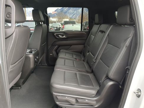 Used 2024 Chevrolet Suburban LT image 29