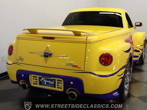 Used 2005 Chevrolet SSR w/ Preferred Equipment Group image 9