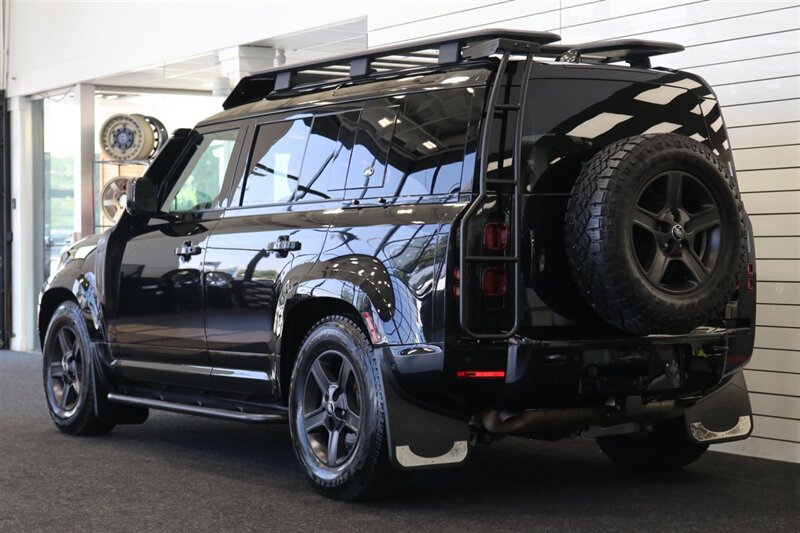 Used 2023 Land Rover Defender 110 S AWD/4WD image 7