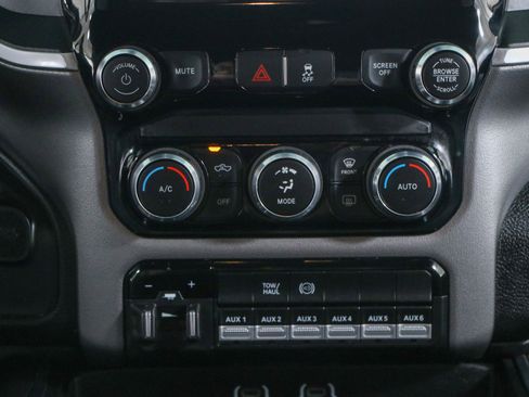 Used 2024 RAM 2500 Big Horn AWD/4WD image 18