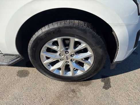 Certified 2021 Ford Expedition XLT image 9