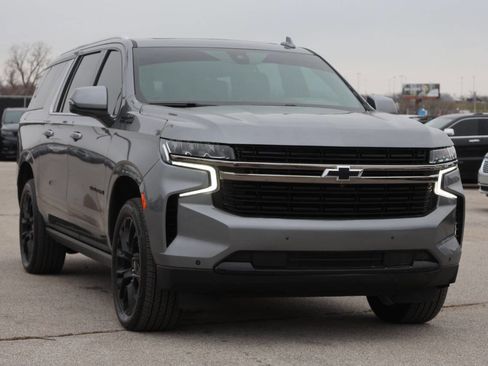 Used 2022 Chevrolet Suburban High Country image 4