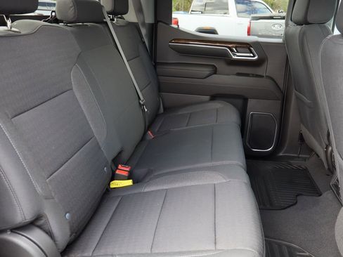 Certified 2023 GMC Sierra 1500 SLE image 24