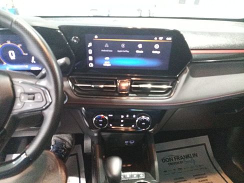 Used 2024 Chevrolet TrailBlazer RS w/ Convenience Package FWD image 21