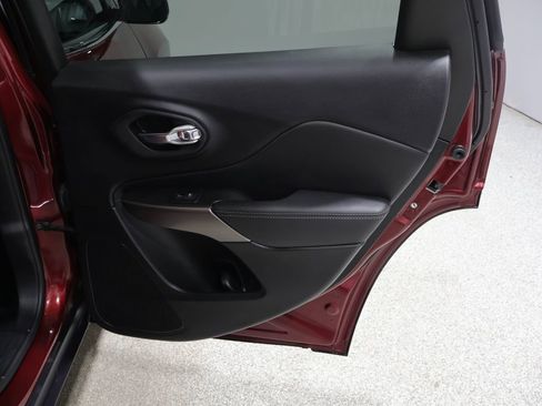 Certified 2021 Jeep Cherokee Latitude Lux image 21