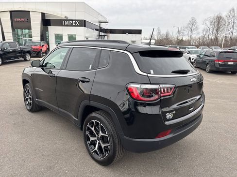 Used 2025 Jeep Compass Limited AWD/4WD image 3