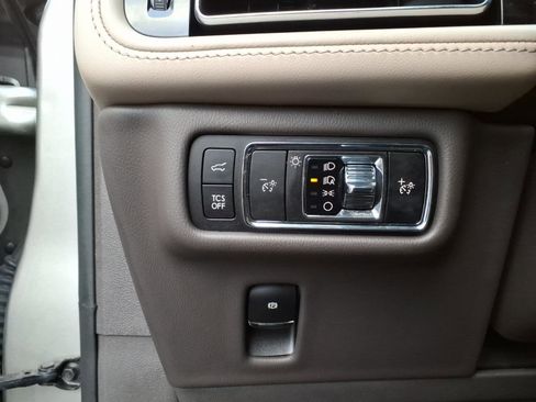 Certified 2023 Lincoln Nautilus Reserve image 15