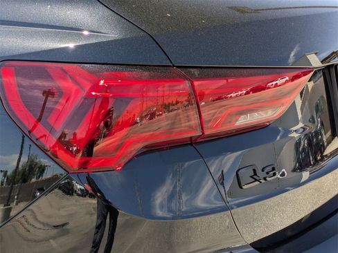 New 2025 Audi Q3 2.0T Premium image 14