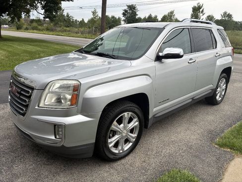 Used 2016 GMC Terrain SLT w/ Open Road Package FWD image 2