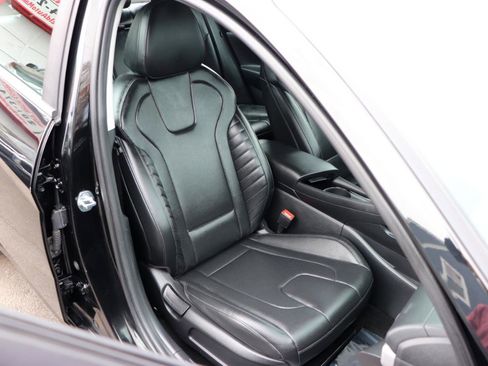 Used 2024 Hyundai Elantra Limited image 14