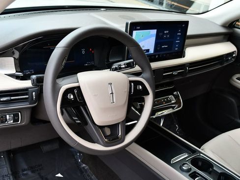 Used 2023 Lincoln Corsair FWD w/ Equipment Group 101A image 50