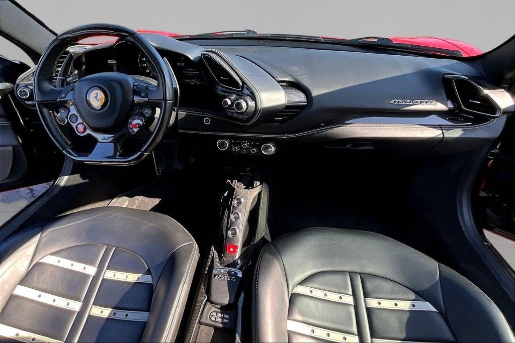 Used 2018 Ferrari 488 GTB RWD image 7