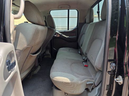 Used 2018 Nissan Frontier SV AWD/4WD image 25