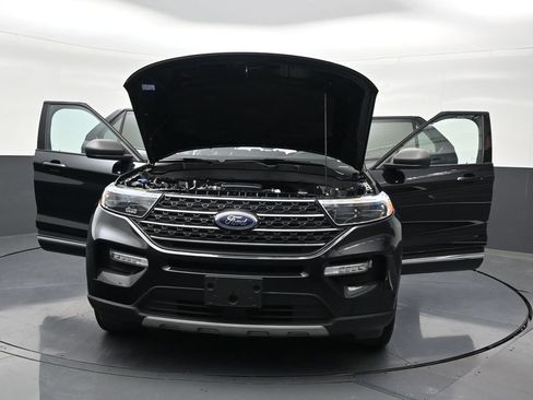Used 2024 Ford Explorer XLT w/ Equipment Group 202A RWD image 38
