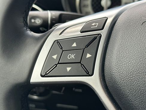 Used 2016 Mercedes-Benz SLK 300 image 26