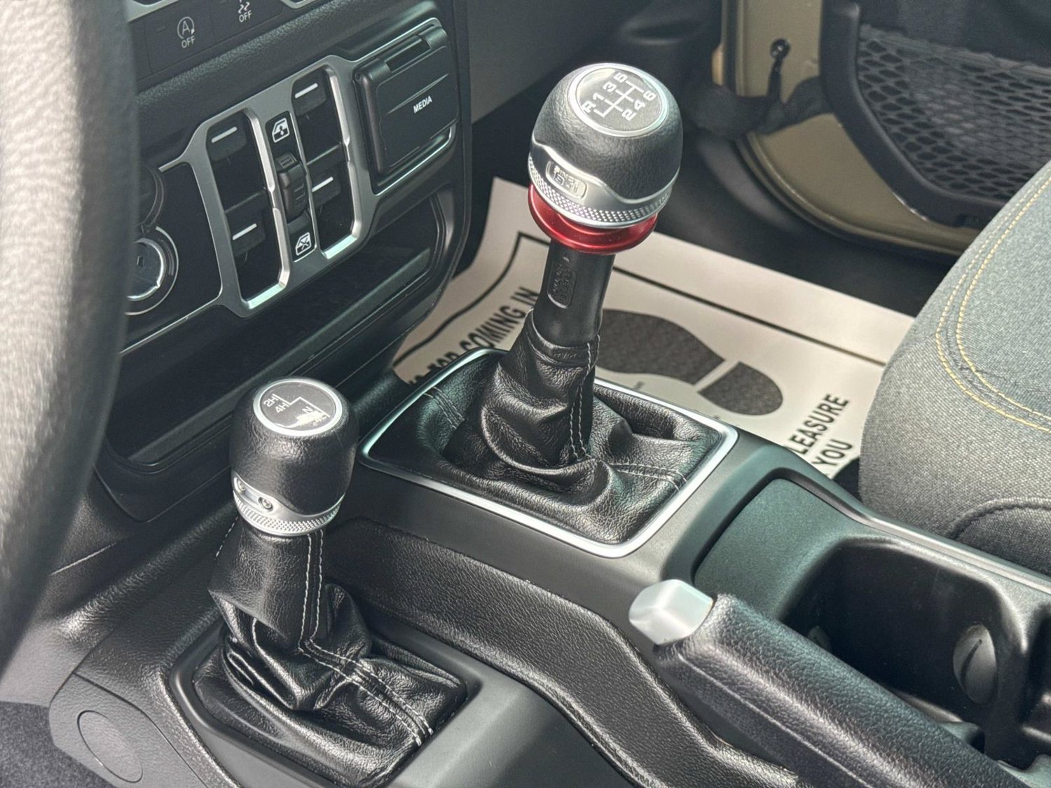 Used 2025 Jeep Wrangler Unlimited Sport AWD/4WD image 30
