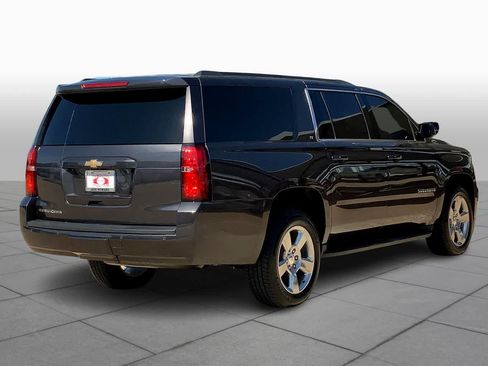 Used 2018 Chevrolet Suburban LT AWD/4WD image 13