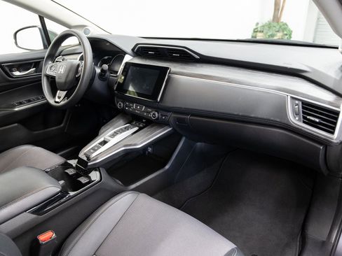 Used 2018 Honda Clarity Plug-In Hybrid image 13