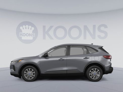 Used 2025 Ford Escape Active AWD/4WD image 2