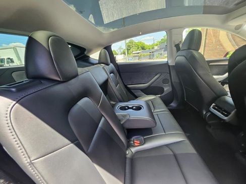 Used 2024 Tesla Model Y Long Range AWD/4WD image 66