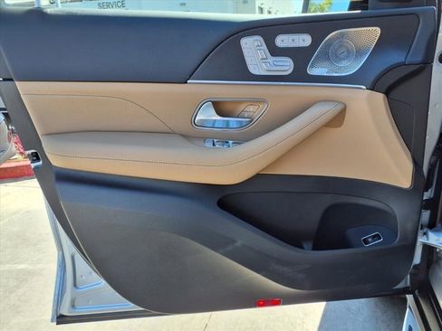 New 2026 Mercedes-Benz GLS 580 GLS 580 image 11