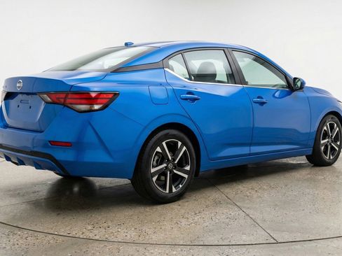 Used 2025 Nissan Sentra SV image 9