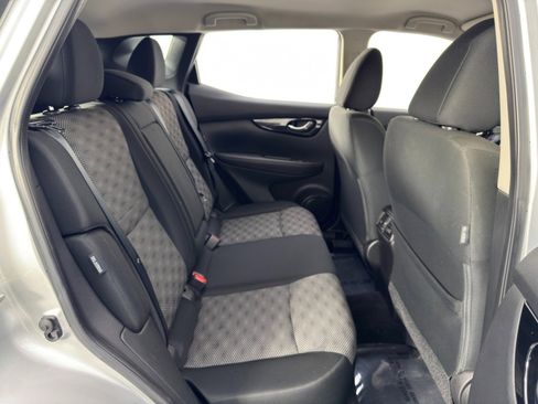 Used 2022 Nissan Rogue Sport SV image 35