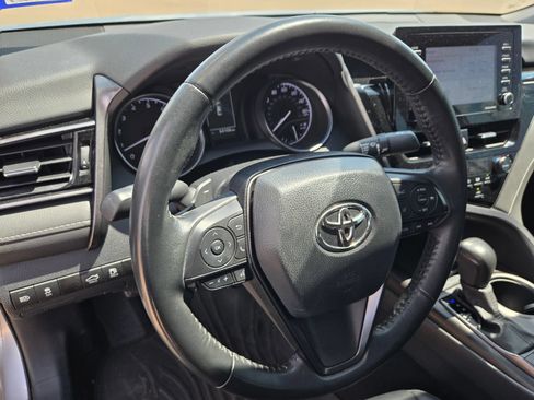 Used 2024 Toyota Camry SE FWD image 9