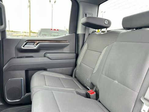 New 2026 GMC Sierra 1500 SLE image 19