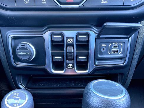 Certified 2022 Jeep Gladiator Sport image 20