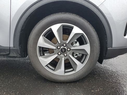 Used 2024 Ford Escape Platinum image 5