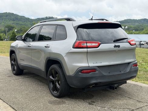 Used 2015 Jeep Cherokee Latitude FWD image 5