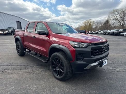 Used 2024 Chevrolet Colorado Trail Boss w/ Advanced Trailering Package AWD/4WD image 24