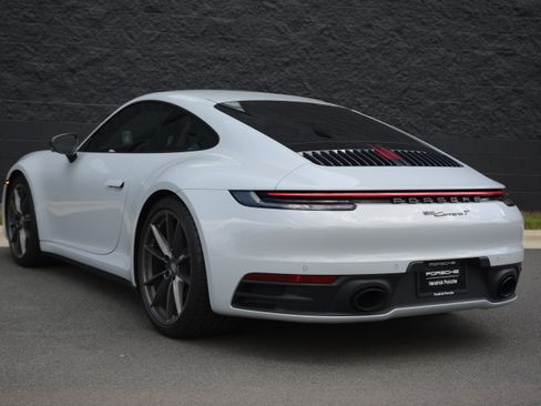 Certified 2024 Porsche 911 Carrera T RWD image 3