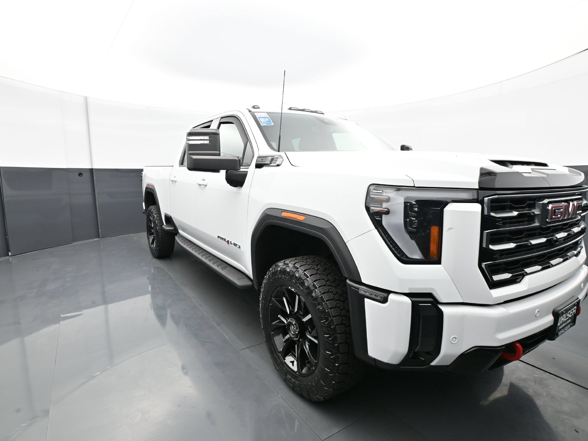 Used 2024 GMC Sierra 2500 AT4 w/ AT4 Premium Plus Package AWD/4WD image 11