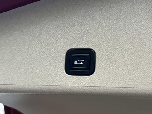 Used 2013 Cadillac SRX Performance image 14