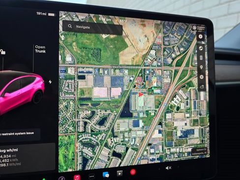 Used 2021 Tesla Model Y Long Range image 44