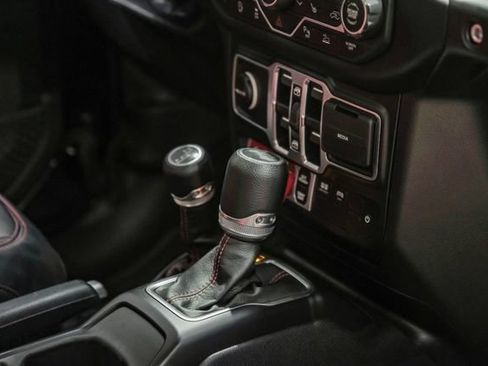 Used 2023 Jeep Wrangler Unlimited Rubicon w/ Safety Group AWD/4WD image 31