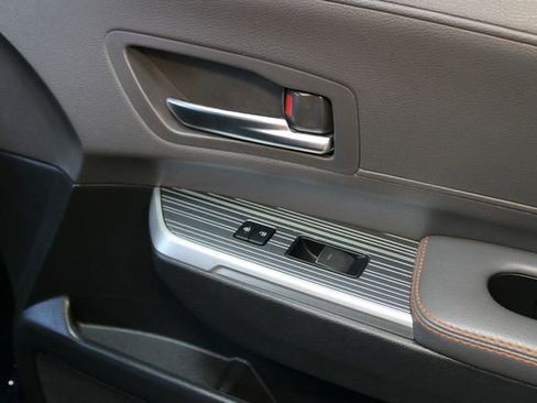 Used 2022 Toyota Sienna XSE w/ XSE Plus Package image 9