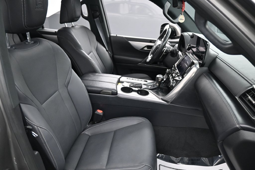 Used 2024 Lexus LX 600 F Sport AWD/4WD image 29