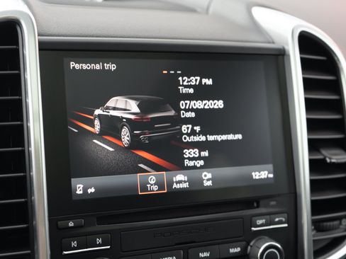 Used 2018 Porsche Cayenne S AWD/4WD image 21