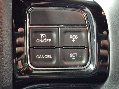 Used 2019 Dodge Grand Caravan SE FWD image 13