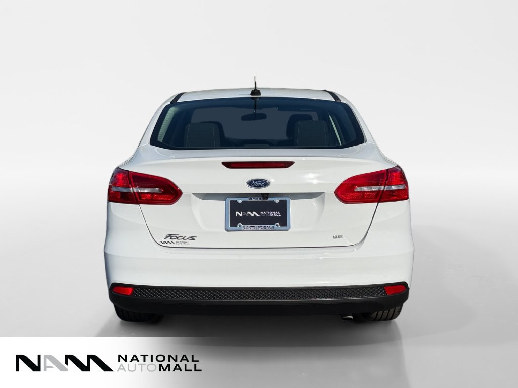 Used 2018 Ford Focus SE FWD image 4