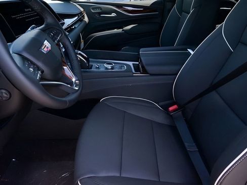 Certified 2024 Cadillac Escalade Premium Luxury w/ Performance Package image 8