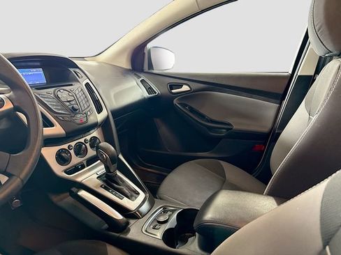 Used 2014 Ford Focus SE w/ SE Winter Package image 22