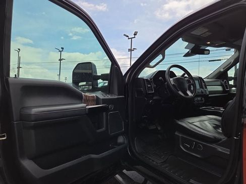 Used 2018 Ford F250 Lariat w/ Lariat Ultimate Package AWD/4WD image 7