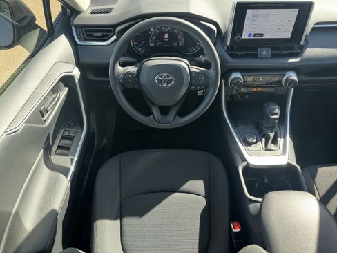 Used 2025 Toyota RAV4 LE AWD/4WD image 25